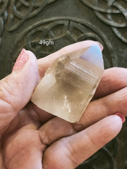 Lemurian Pink 49g  * rainbows inclusions