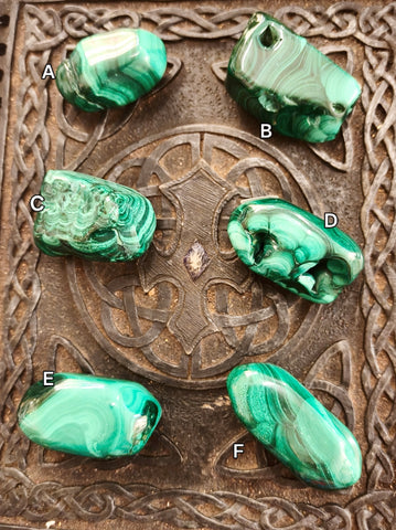 Malachite Tumbled various sizes