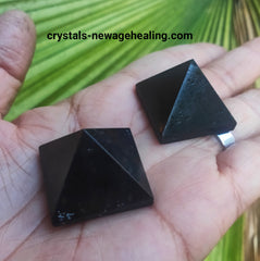 Pyramid- Black Tourmaline-  20~25mm